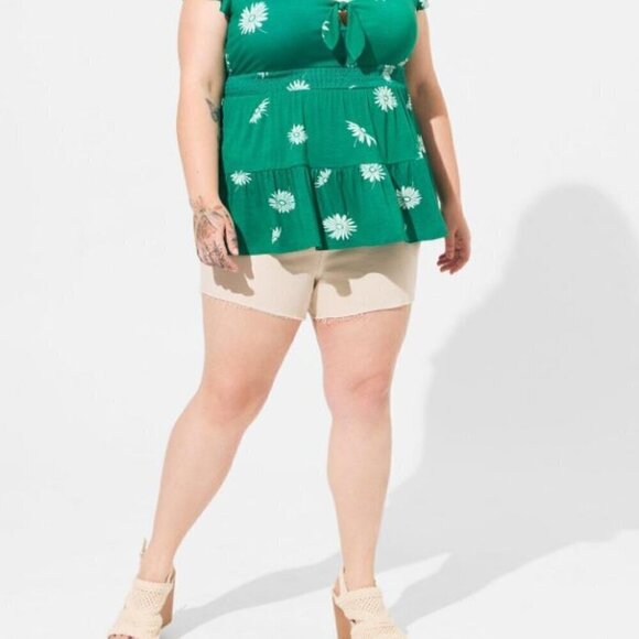 TORRID (4X) Super Soft Tie Front Keyhole Babydoll Top Floral Green - Picture 2 of 9